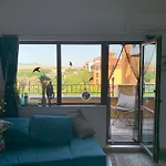 Sea View Mit Bootstisch-почивка с изглед към морето и маса за лодка *