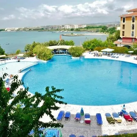 דירה Seaview Young Family - семейство на черно море אהלוי