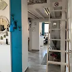 Sea View Mit Bootstisch-почивка с изглед към морето и маса за лодка