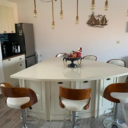 Διαμέρισμα Sea View For Young Family Aheloy, Near Sunny Beach, With Balcony, Pool And Beach,почивка на плажа с балкон, гледка към морето, басейн в ахелой, близо до слънчев бряг Aheloy