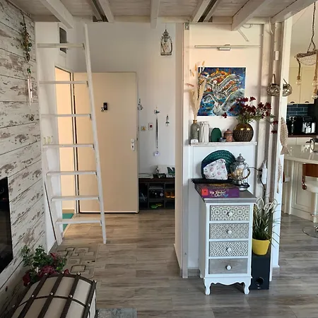 Sea View For Young Family Aheloy, Near Sunny Beach, With Balcony, Pool And Beach,почивка на плажа с балкон, гледка към морето, басейн в ахелой, близо до слънчев бряг Διαμέρισμα *