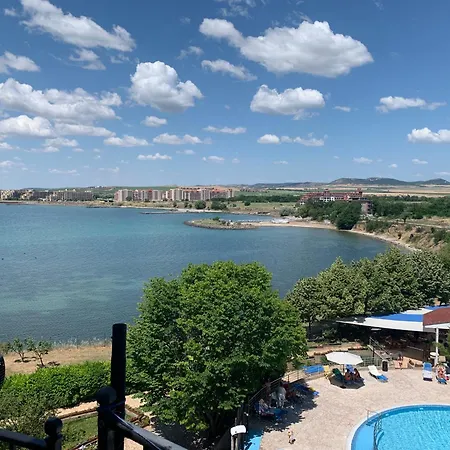 Διαμέρισμα Sea View For Young Family Aheloy, Near Sunny Beach, With Balcony, Pool And Beach,почивка на плажа с балкон, гледка към морето, басейн в ахелой, близо до слънчев бряг