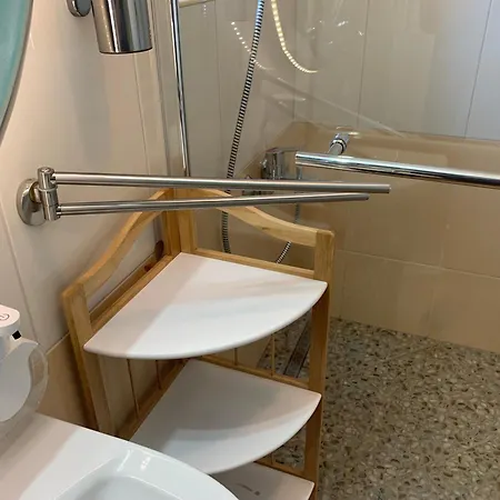 Seaview Young Family - семейство на черно море