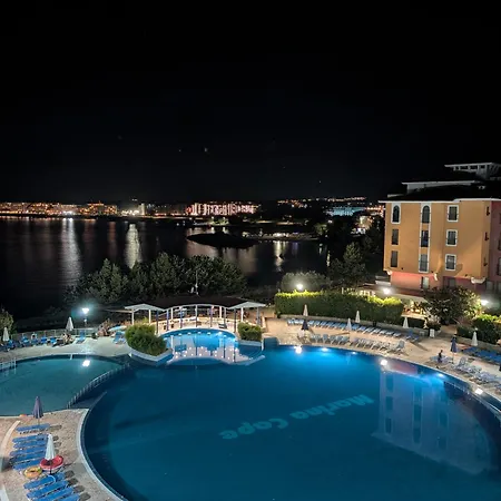 Διαμέρισμα Sea View For Young Family Aheloy, Near Sunny Beach, With Balcony, Pool And Beach,почивка на плажа с балкон, гледка към морето, басейн в ахелой, близо до слънчев бряг Aheloy