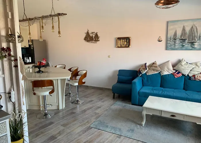 Apartamento Sea View Mit Bootstisch-почивка с изглед към морето и маса за лодка *