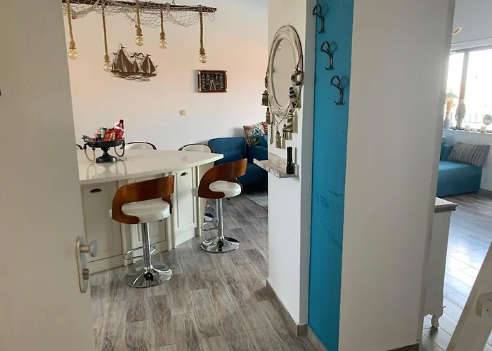 Sea View Mit Bootstisch-почивка с изглед към морето и маса за лодка Apartamento Aheloy